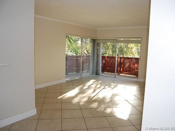 3rd image of 1205 Mariposa Ave APT 418