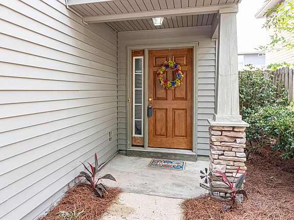 2nd image of 835 Sugar Plum Ln