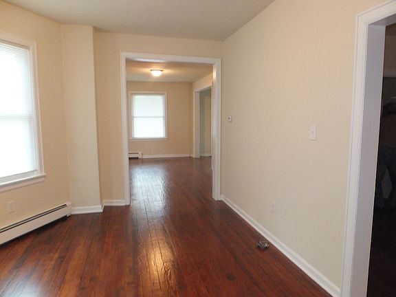4th image of 602 Thompson St #602