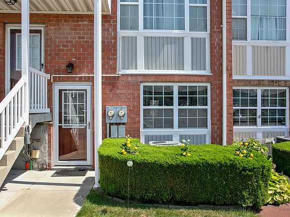 2nd image of 112 Surf Dr #463