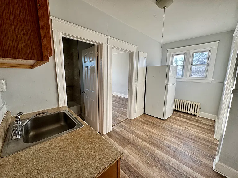144 Mansion St #6 — Photo 5