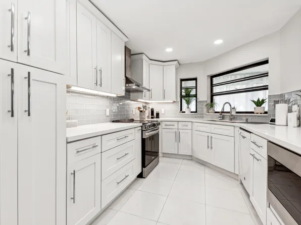 6029 Parkwalk Drive, Boynton Beach, FL 33472