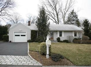 12 Powder Horn Rd, Norwalk, CT 06850