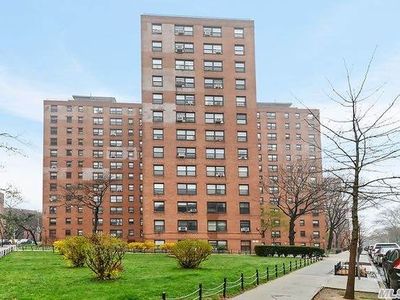 9952 66th Rd APT 5W, Rego Park, NY, 11374