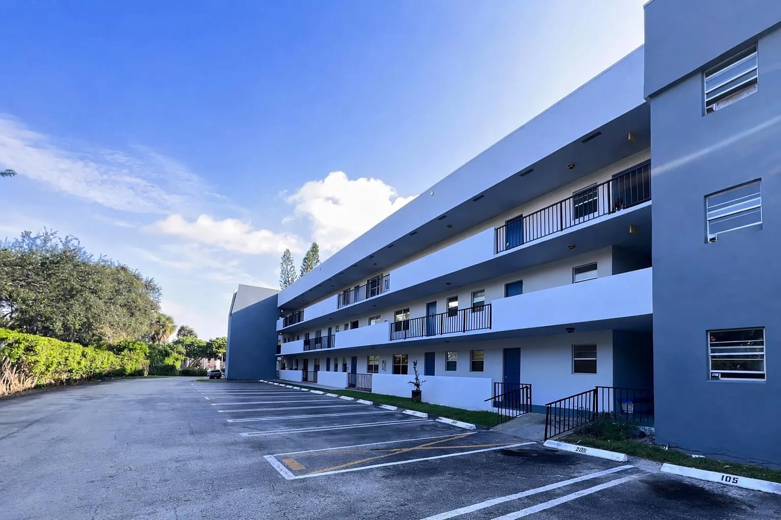 2 bed, 2.0 bath, 853 sqft, $1,850 — Photo 1