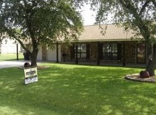 5411 Lincoln Ave, Groves, TX 77619