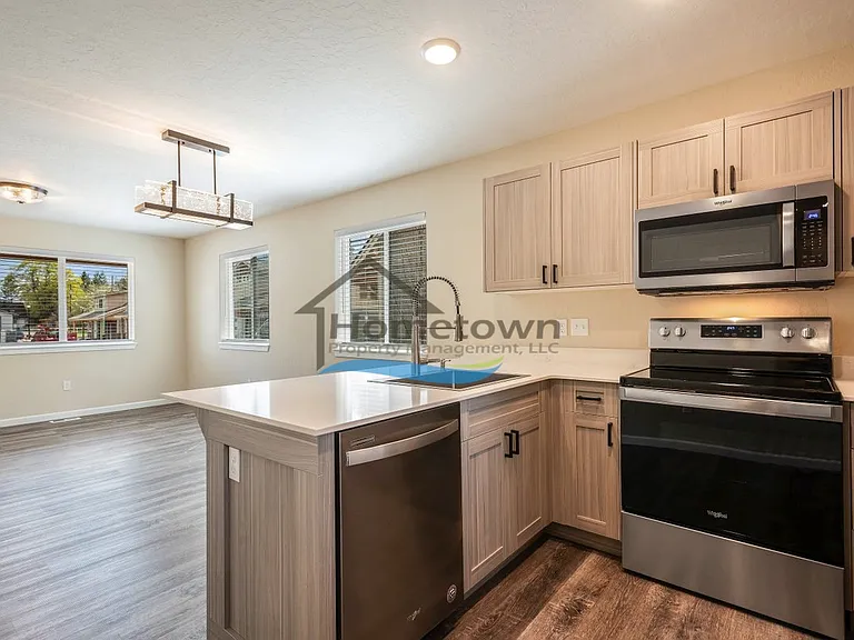 705 E Alaina Ave — Photo 6