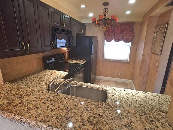 5th image of 10130 Sunrise Lakes Blvd APT 303