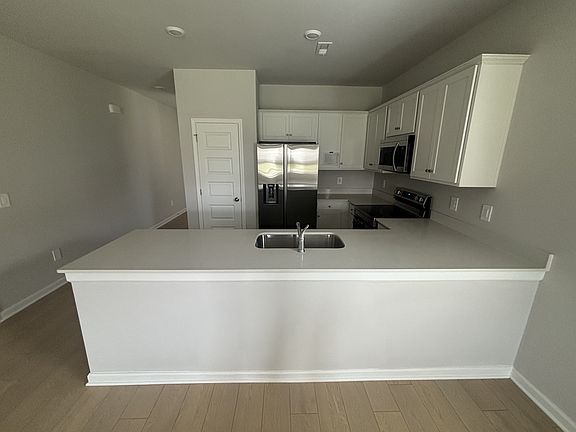 4th image of 15416 Grayson Cir