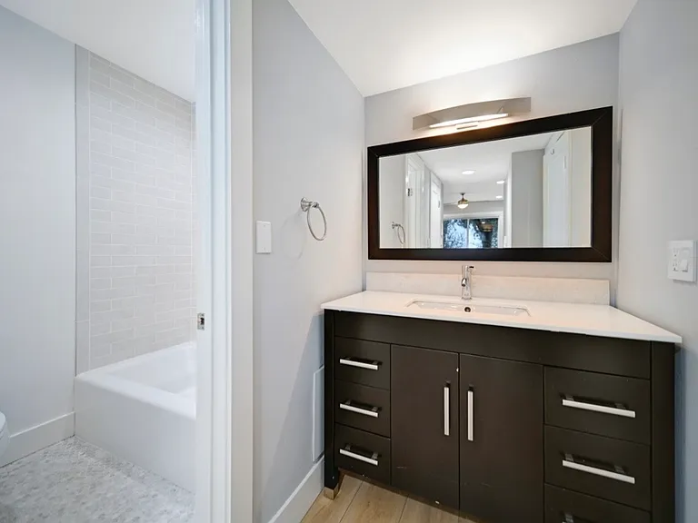 1600 Ardmore Ave #213 — Photo 4