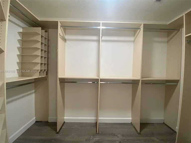 2486 Bay Isle Dr — Photo 23