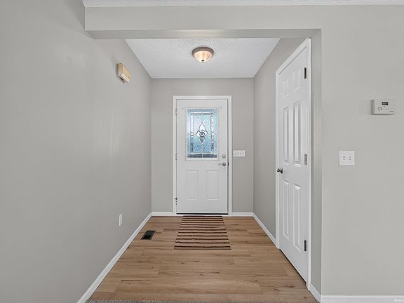 2nd image of 832 Willen Ln