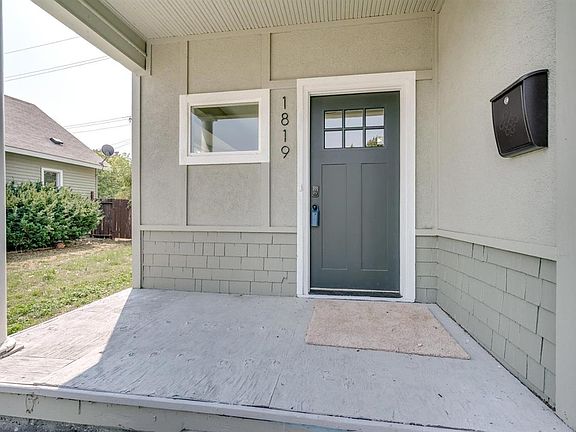 2nd image of 1819 W Carlisle Ave