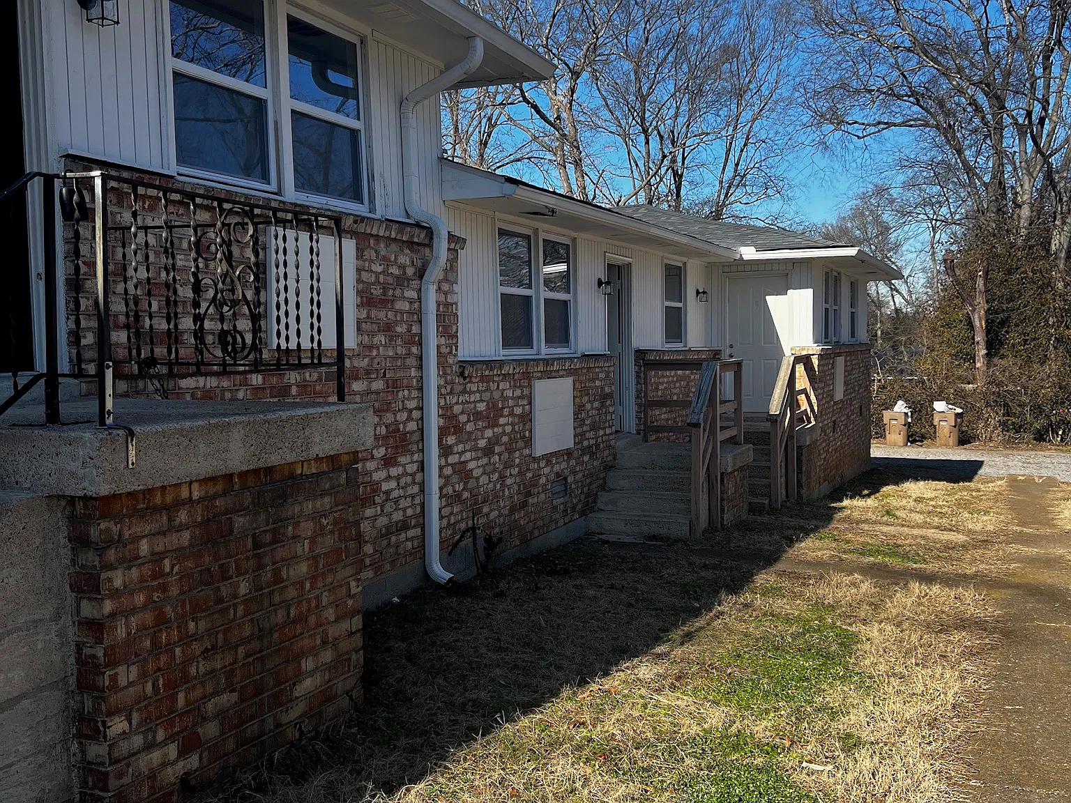 2206 Morena St — Photo 2