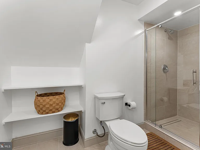 2820 Ellicott St NW — Photo 34