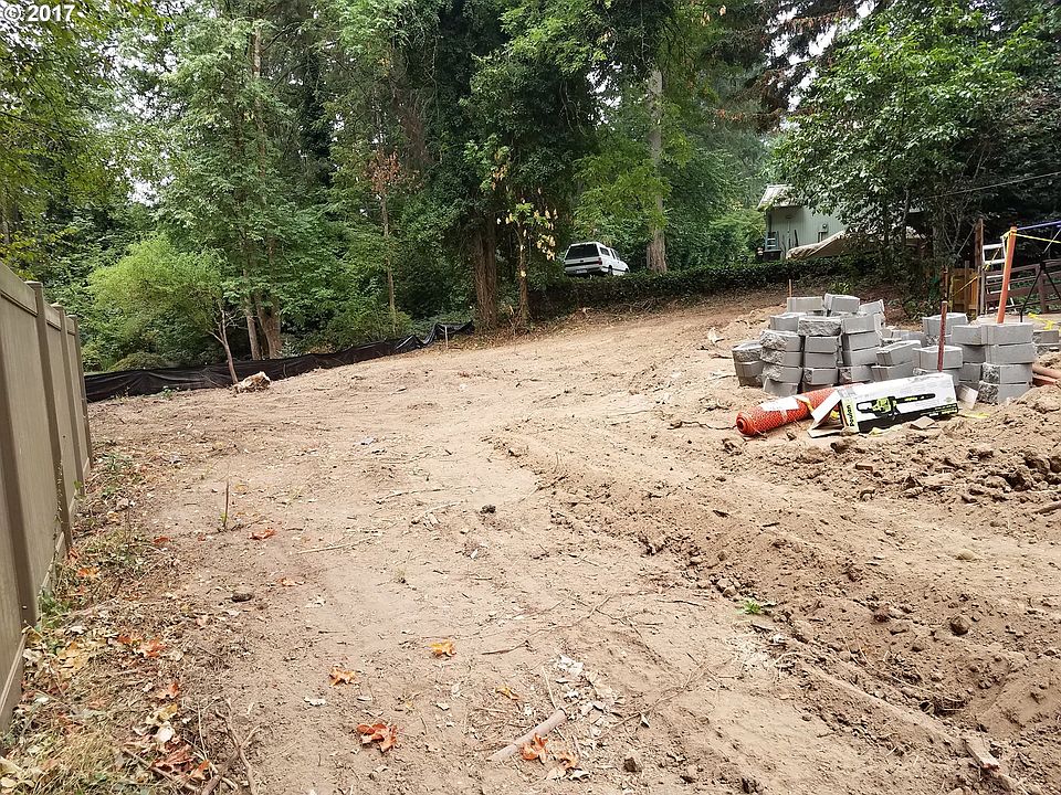 2nd image of 475 SE 26th Ave