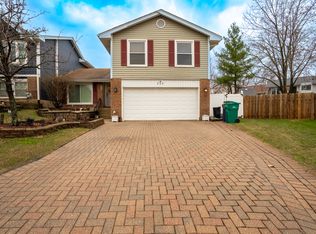 111 Regency Dr, Lombard, IL