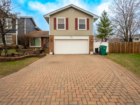 111 Regency Dr, Lombard, IL 60148