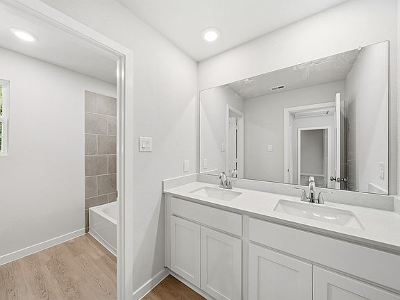 3rd image of 7823 Bergamot Cir