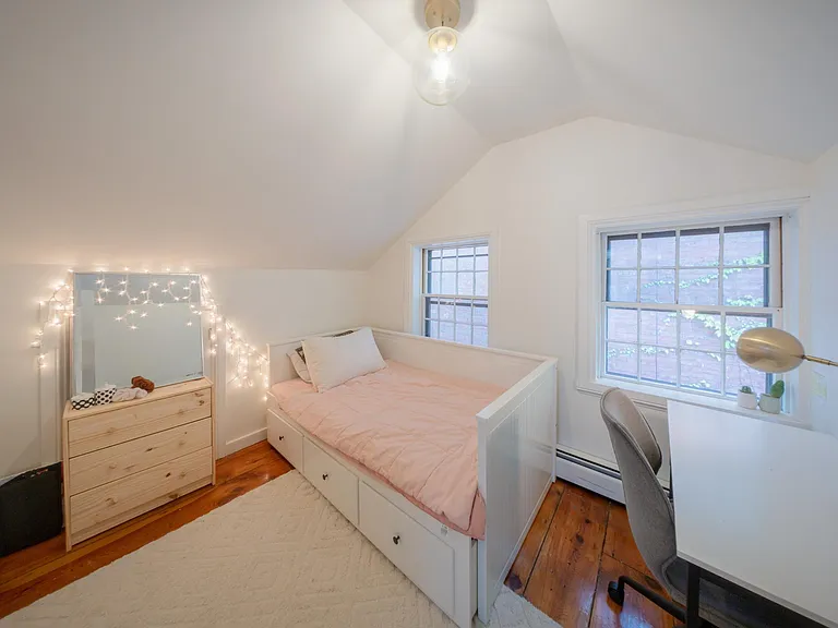 106 Benefit St — Photo 16