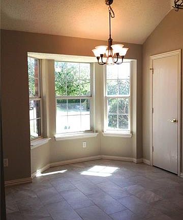 3rd image of 307 Leisure Ln