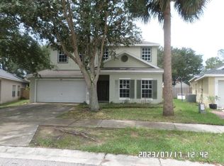 1048 Longville Cir, Tavares, FL 32778