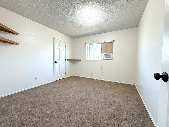 2nd image of 13610 Elm St