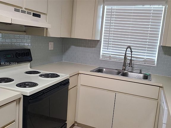3rd image of 1280 SE 9th St Unit 1280