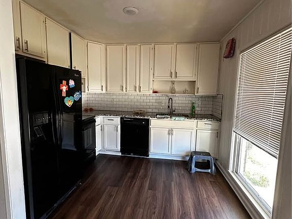 4th image of 4095 Brookwood Dr