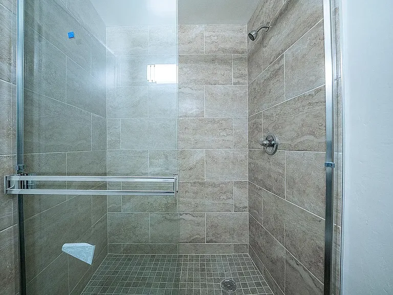 1011 San Julian St #201 — Photo 12