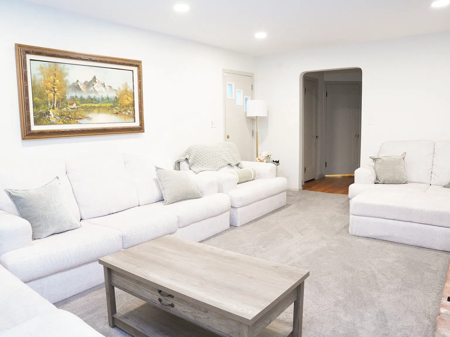 3 bed, 1.5 bath, 1701 sqft, $3,000 — Photo 2