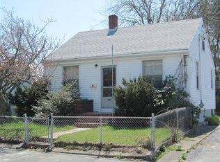 13 Hawthorne St, Fairhaven, MA 02719