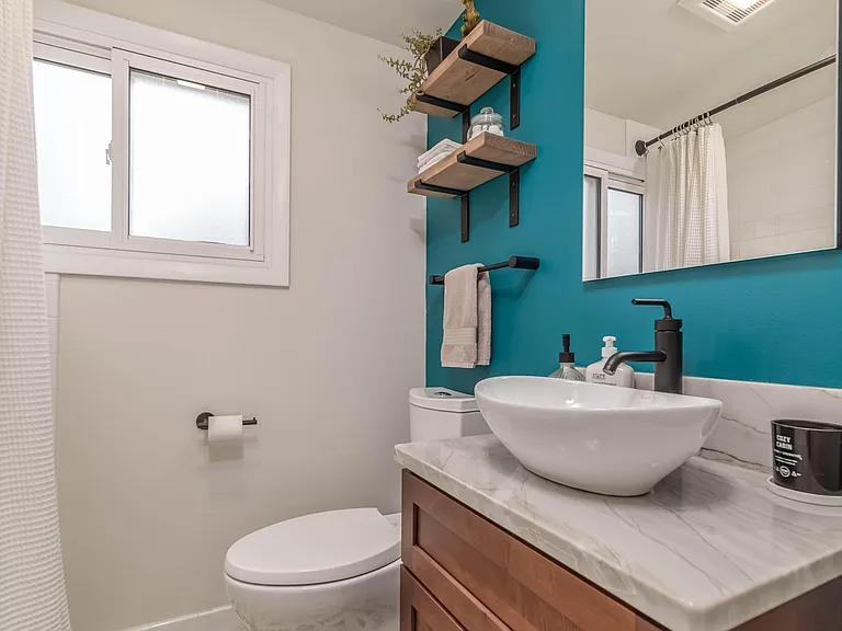 5170 N Bay Ridge Ave — Photo 11