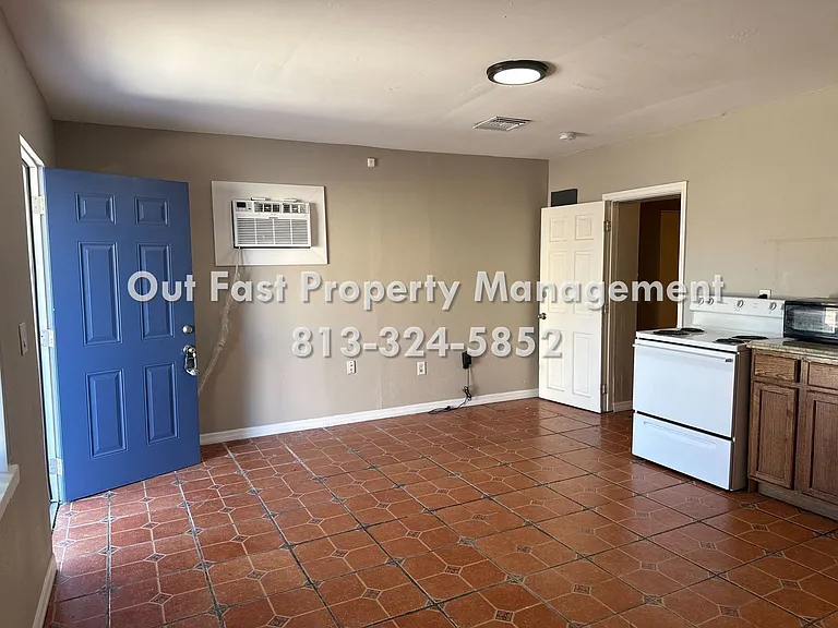 9718 N Nebraska Ave #1 — Photo 5
