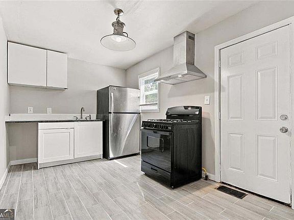 5th image of 1648 Mary George Ave NW