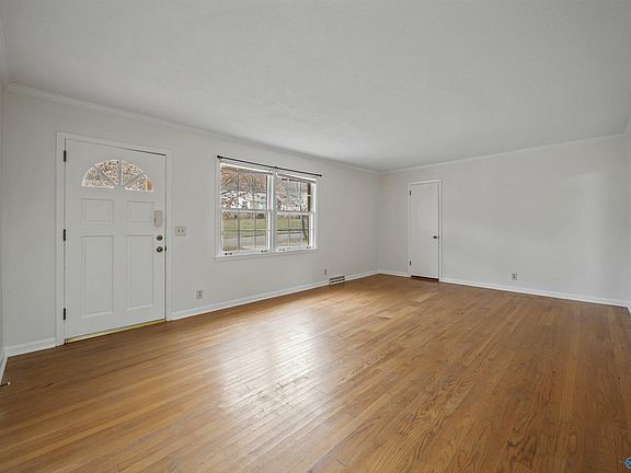 4th image of 2107 Rodgers Dr NE