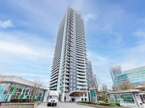9887 Whalley Blvd #3303, Surrey, BC V3T 0P4