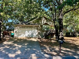 7008 S Pleasant Ridge Dr, Fayetteville, AR 72704