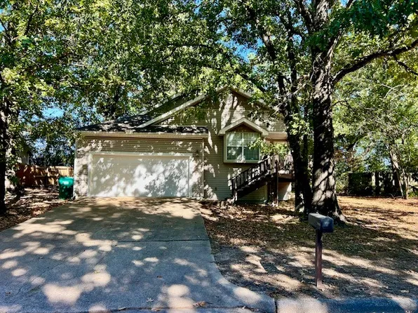 7008 S Pleasant Ridge Dr, Fayetteville, AR 72704