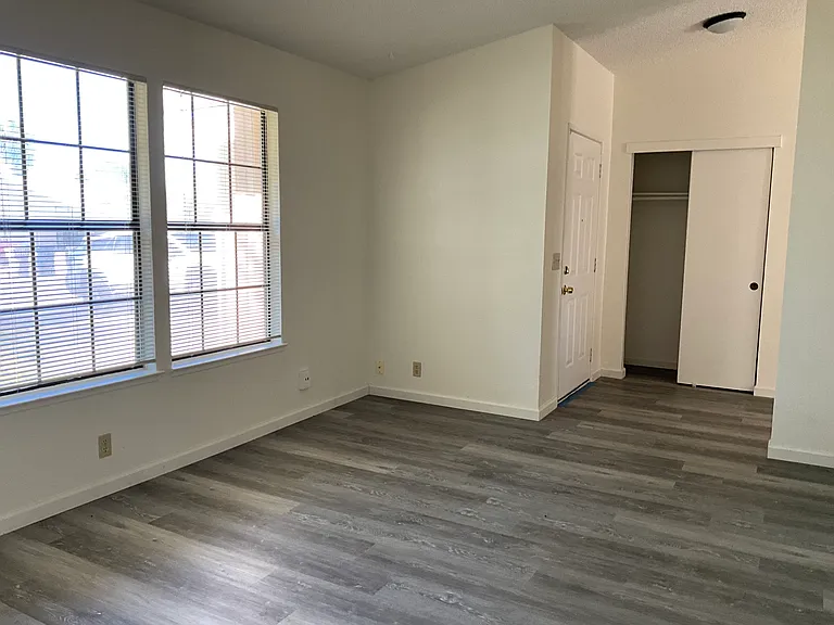 5 Baywind Ct — Photo 3
