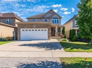 92 Pebblecreek Dr, Kitchener, ON N2A4M5