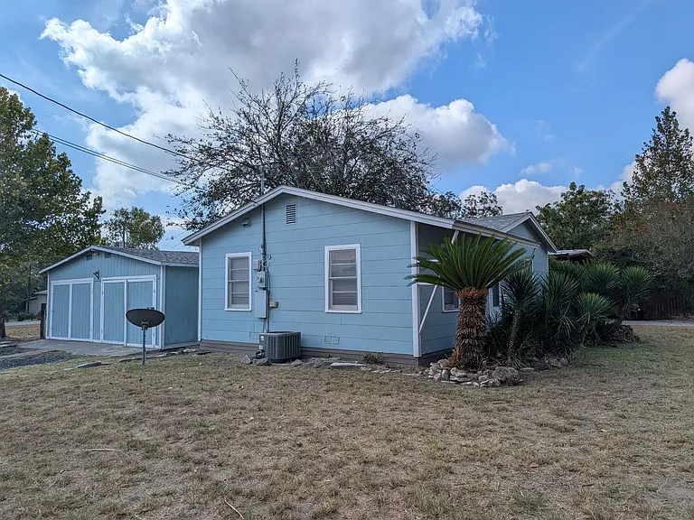 890 Josephine St — Photo 50