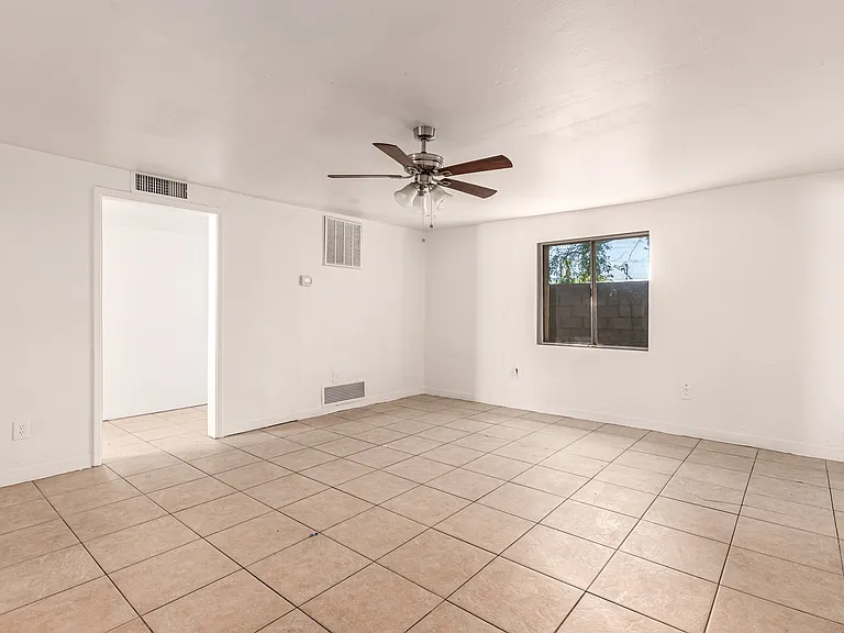 4000 S 15th Ave #2 — Photo 9