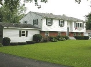 521 W Ghent Rd, Stuyvesant, NY 12173