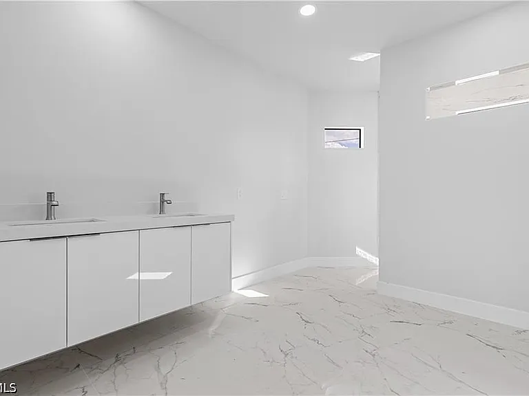 3728 9th St W — Photo 26