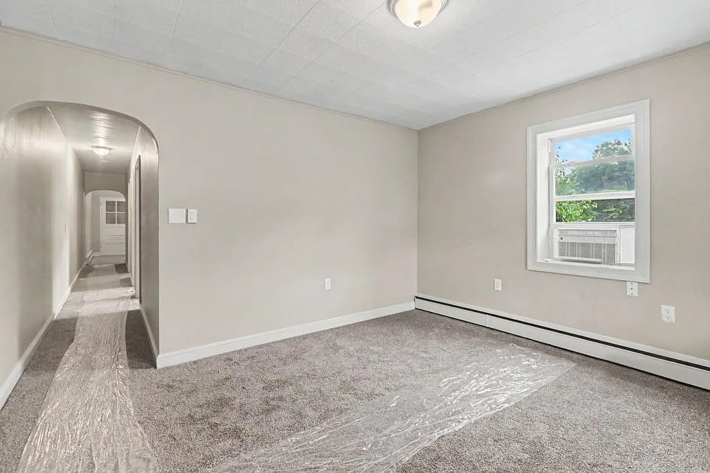 80 2nd St — Photo 3