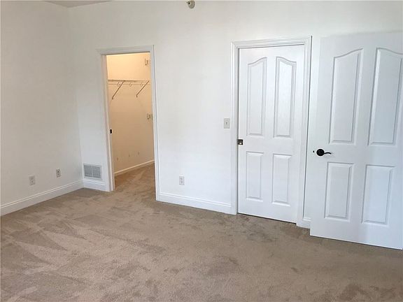 4th image of 240 Adams Pointe Blvd Unit 9