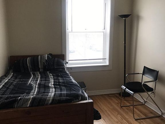 3rd image of 839 N Ashland Ave #2F