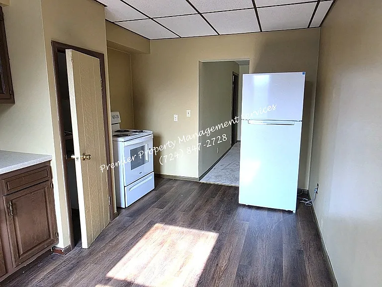 220 5th St — Photo 11