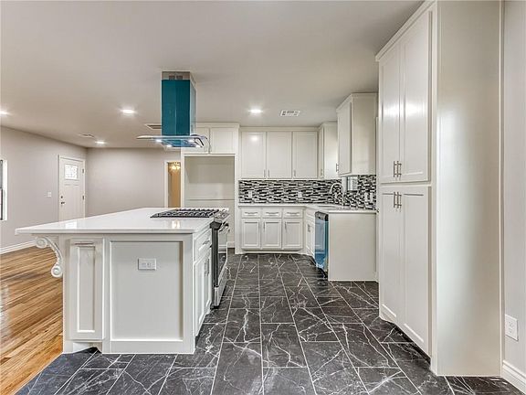 5th image of 2608 NW 37th St